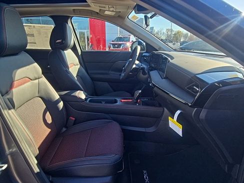 New 2026 Nissan Kicks SR w/ SR Premium Package AWD/4WD image 25