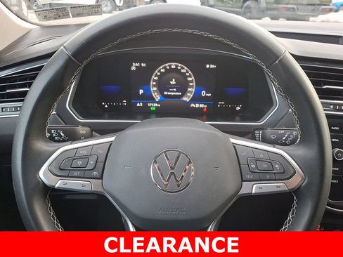 Used 2023 Volkswagen Tiguan SE image 19