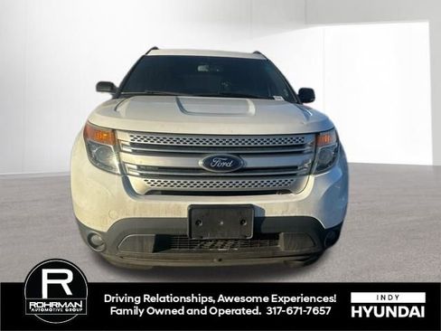 Used 2015 Ford Explorer XLT w/ Equipment Group 202A image 3