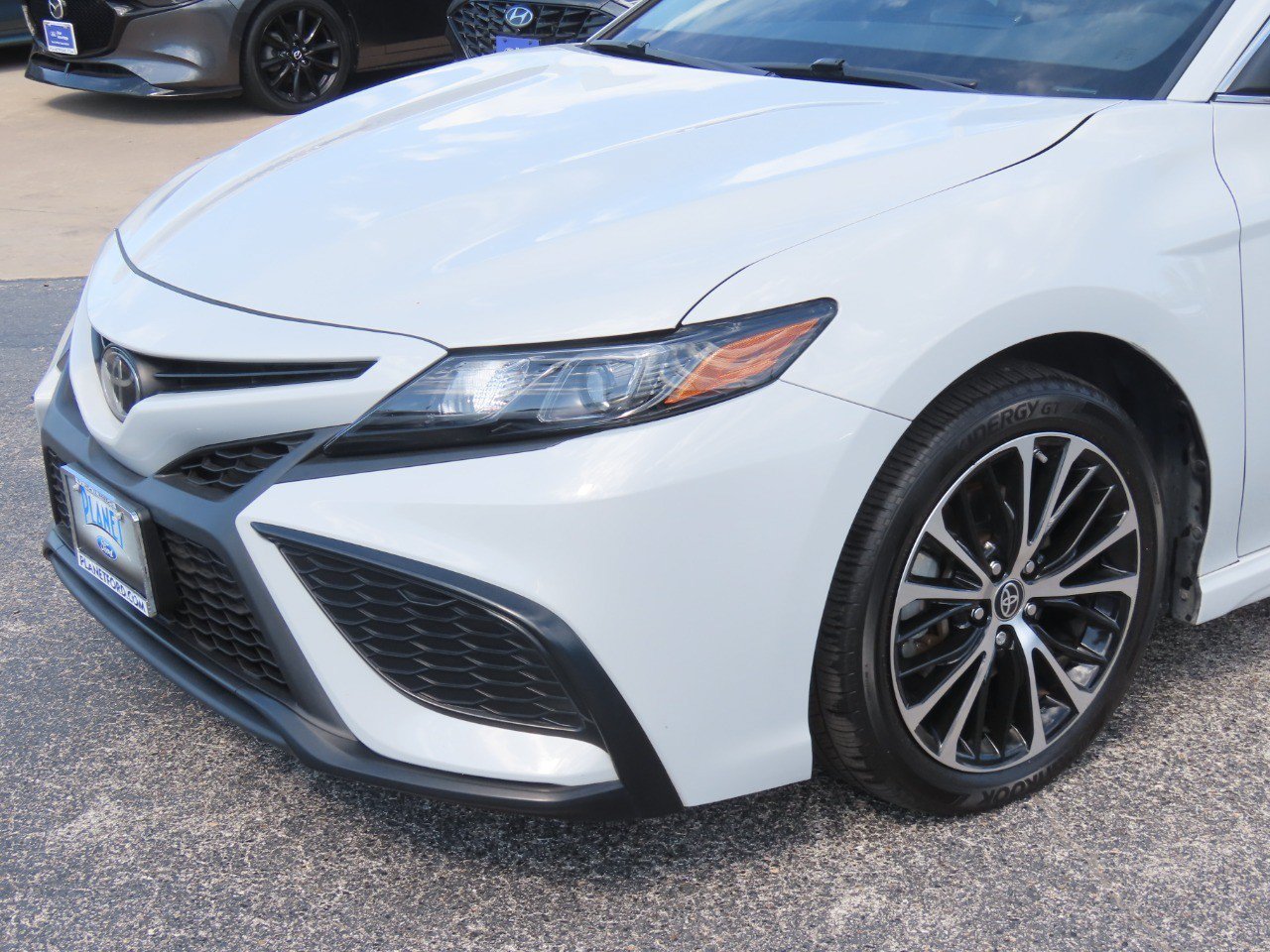 Used 2023 Toyota Camry SE FWD image 3