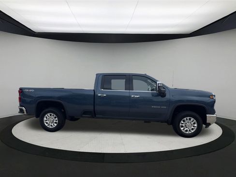 Used 2024 Chevrolet Silverado 3500 LTZ w/ LTZ Premium Package image 4