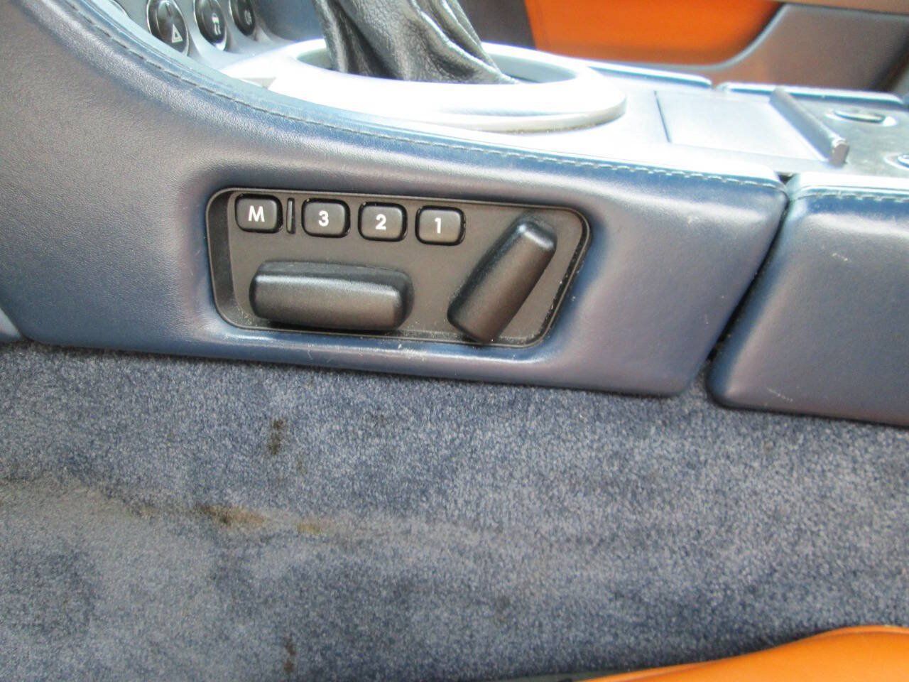 Used 2007 Aston Martin V8 Vantage Coupe RWD image 17