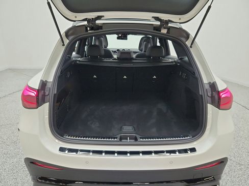 Used 2026 Mercedes-Benz GLC 43 AMG 4MATIC image 21