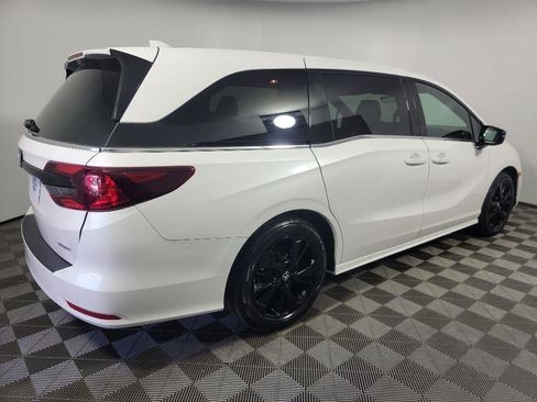 Certified 2024 Honda Odyssey Sport image 4