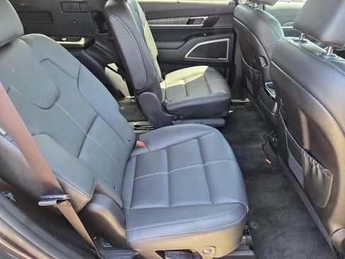 Certified 2025 Kia Telluride EX w/ EX Captain's Chair Package FWD image 23