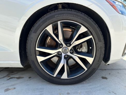 Certified 2022 Volvo S60 T8 R-Design Expression w/ Protection Package Premier image 9