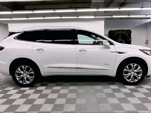 Used 2021 Buick Enclave Avenir w/ Avenir Technology Package FWD image 14