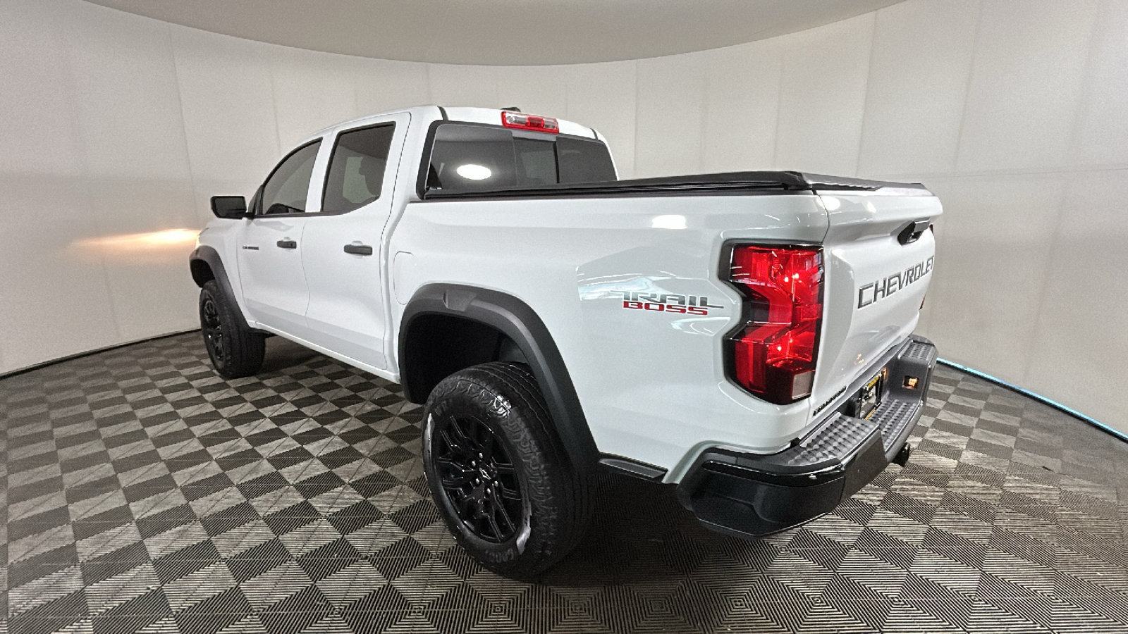 Used 2024 Chevrolet Colorado Trail Boss w/ Advanced Trailering Package AWD/4WD image 5