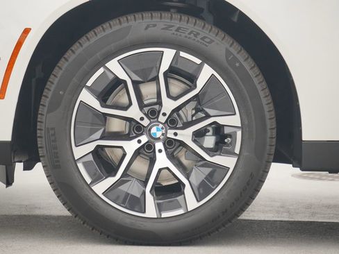 Used 2025 BMW X3 xDrive30i w/ Premium Package image 5