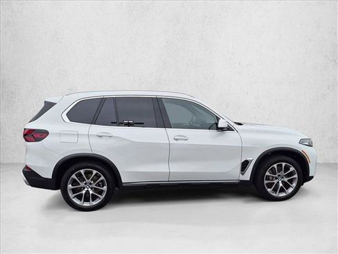 Used 2024 BMW X5 sDrive40i w/ Parking Assistance Package RWD image 4