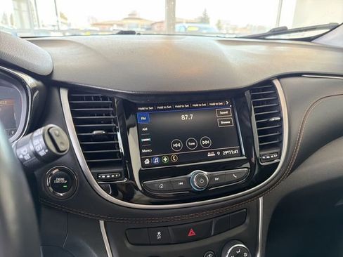 Certified 2022 Chevrolet Trax LT w/ LT Convenience Package image 23