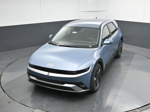 New 2026 Hyundai Ioniq 5 SE RWD image 17