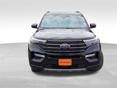 Certified 2023 Ford Explorer XLT w/ Equipment Group 202A image 13