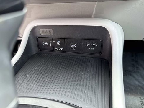 Used 2024 Hyundai Kona SEL FWD image 29