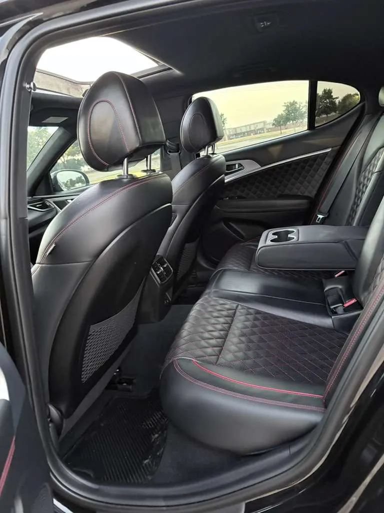 Used 2019 Genesis G70 2.0T Advanced w/ Sport Package AWD/4WD image 10