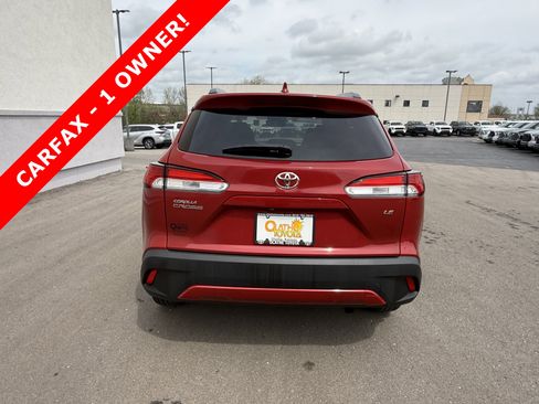 Certified 2024 Toyota Corolla Cross LE w/ Moonroof Package FWD image 4