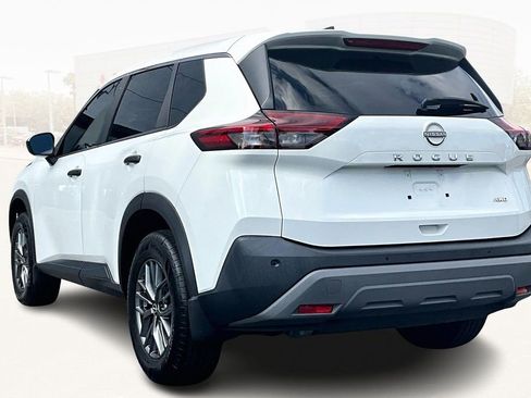 Used 2023 Nissan Rogue S image 4