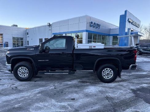 Certified 2022 Chevrolet Silverado 2500 LT w/ Convenience Package image 2