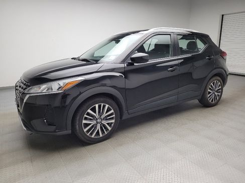 Used 2021 Nissan Kicks SV FWD image 2