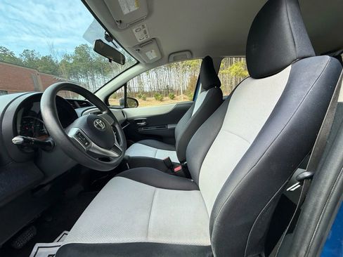 Used 2013 Toyota Yaris LE image 14