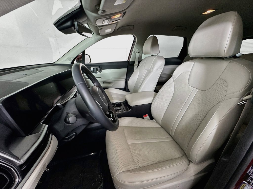 Used 2025 Kia Sorento EX AWD/4WD image 21