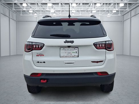 Used 2025 Jeep Compass Trailhawk AWD/4WD image 4