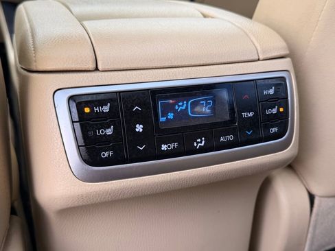 Used 2019 Toyota Highlander Limited Platinum image 22