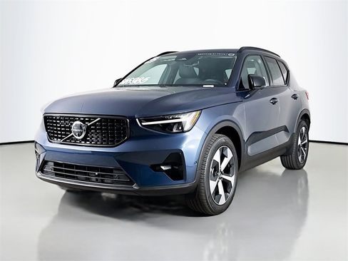 Certified 2026 Volvo XC40 B5 Plus w/ Protection Package image 3