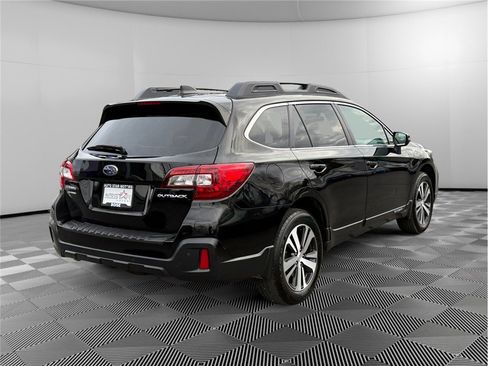 Used 2018 Subaru Outback 2.5i Limited image 5