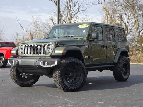 Used 2024 Jeep Wrangler Unlimited Sahara w/ Technology Group image 2