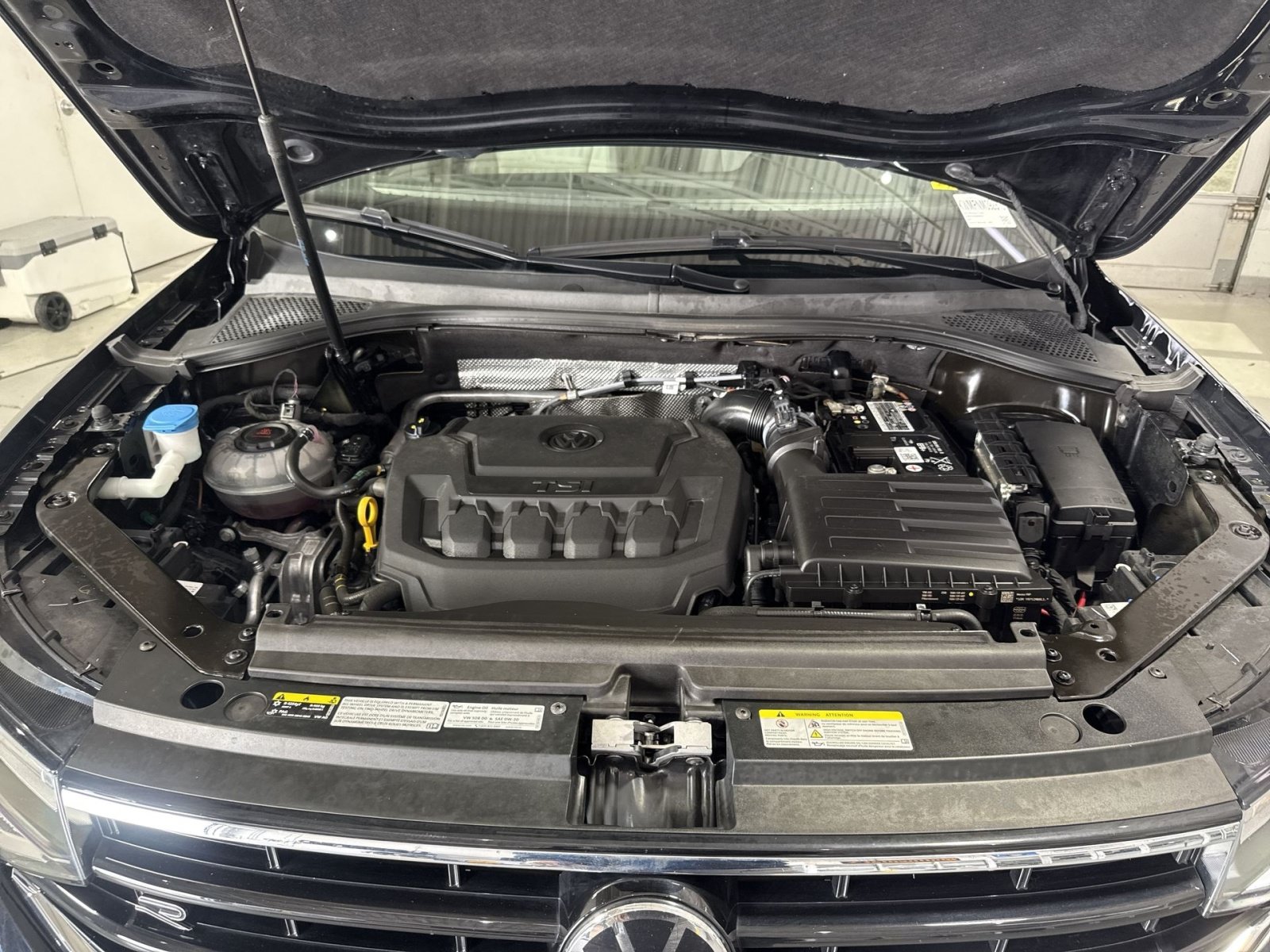 Used 2022 Volkswagen Tiguan SE R-Line AWD/4WD image 29
