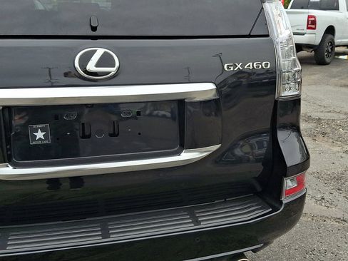 Used 2023 Lexus GX 460 Premium w/ Premium Package AWD/4WD image 16