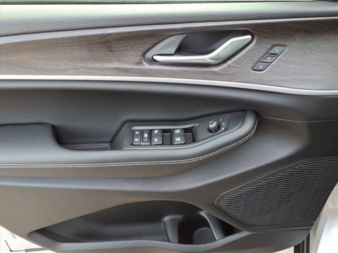 New 2025 Jeep Grand Cherokee Limited image 17