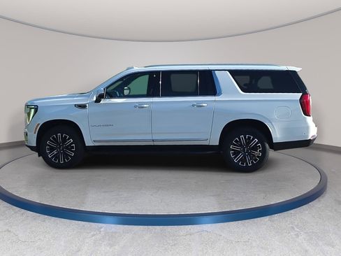 Used 2025 GMC Yukon XL Elevation AWD/4WD image 8