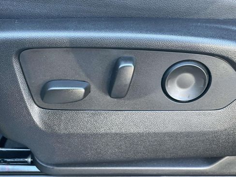 Used 2023 Chevrolet Suburban High Country w/ Advanced Technology Package image 24