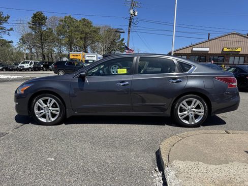 Used 2013 Nissan Altima 3.5 SV FWD image 5