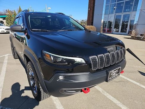 Used 2019 Jeep Cherokee Trailhawk w/ Comfort/Convenience Group image 3