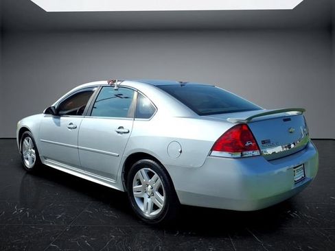Used 2010 Chevrolet Impala LT w/ Luxury Edition Package FWD image 4