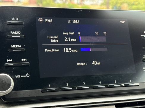 Used 2018 Honda Accord LX image 17