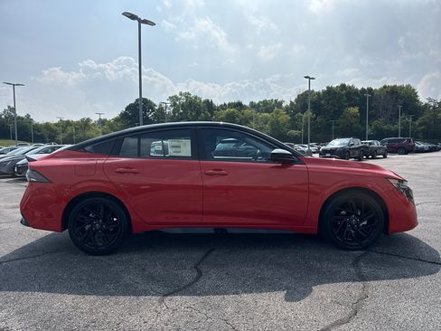 New 2027 Nissan Sentra SR FWD image 4