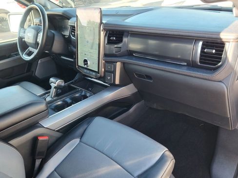 Used 2022 Ford F150 Lightning Lariat image 23