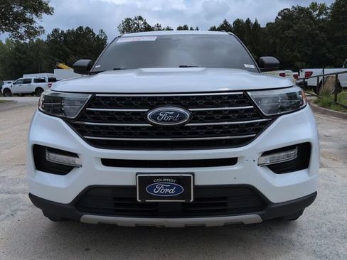 Used 2020 Ford Explorer XLT w/ Equipment Group 202A AWD/4WD image 9