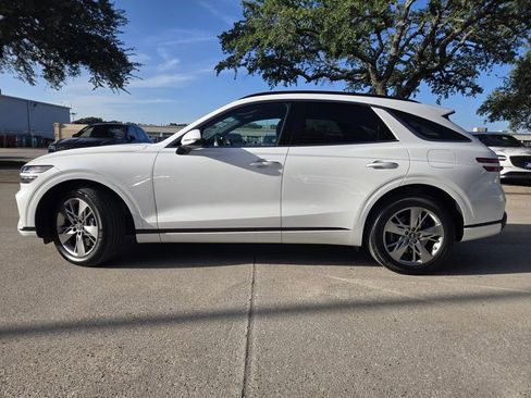 Used 2025 Genesis GV70 3.5T Sport image 2