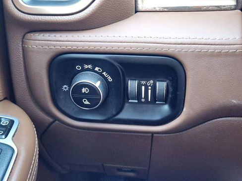 Used 2024 RAM 2500 Limited w/ Towing Technology Group image 26