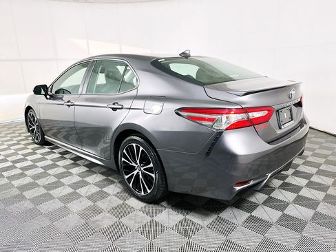 Used 2019 Toyota Camry SE image 6