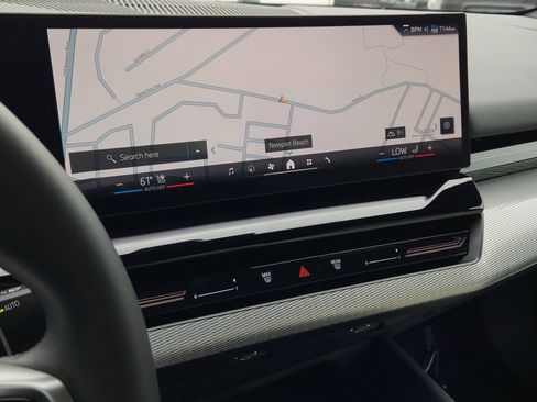 Used 2025 BMW 530i w/ M Sport Package image 15