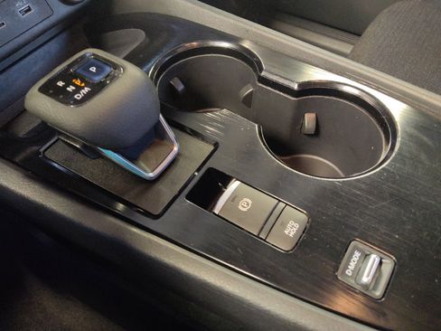 Used 2022 Nissan Rogue SV FWD image 26
