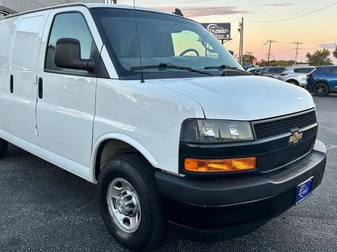 Used 2021 Chevrolet Express 2500 w/ Driver Convenience Package RWD image 3