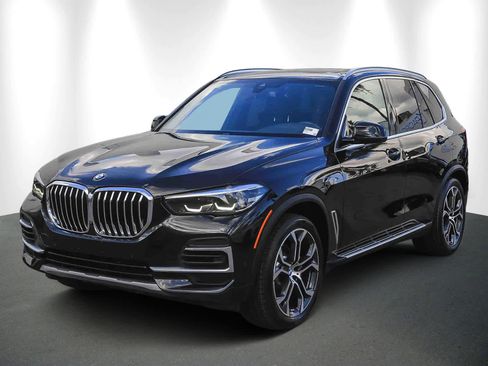 Used 2023 BMW X5 sDrive40i w/ Parking Assistance Package image 3