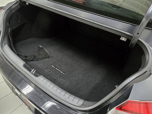 Used 2023 Hyundai Elantra SEL w/ Convenience Package image 17